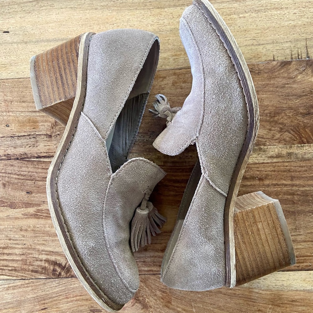 Seychelles Taupe Suede Tassel Block Heel Mules - Picture 4 of 10